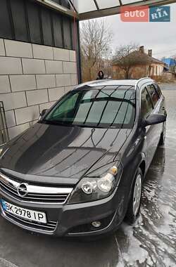 Универсал Opel Astra 2010 в 