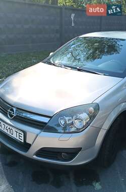 Хэтчбек Opel Astra 2006 в 