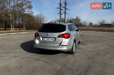 Универсал Opel Astra 2013 в 