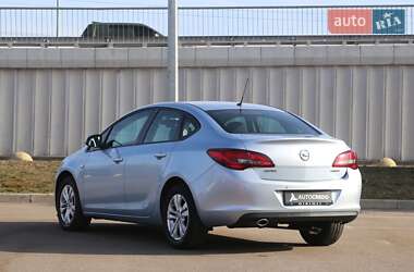 Седан Opel Astra 2017 в 