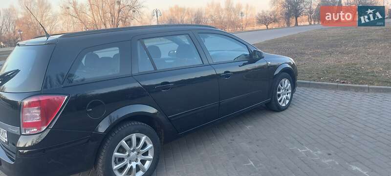 Універсал Opel Astra 2007 в Каневі