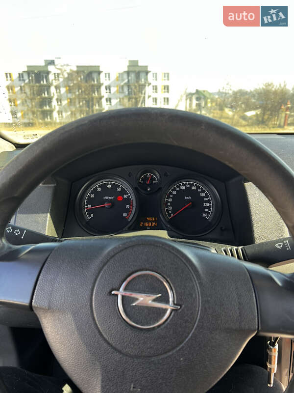 Хетчбек Opel Astra 2006 в Львові