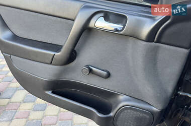Седан Opel Astra 2006 в Бережанах