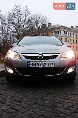 Хэтчбек Opel Astra 2010 в Одессе