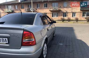 Седан Opel Astra 2006 в Тячеві