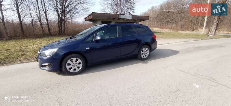 Універсал Opel Astra 2013 в Дрогобичі