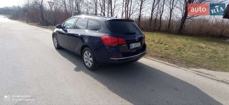 Універсал Opel Astra 2013 в 