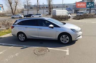 Універсал Opel Astra 2016 в Вишгороді