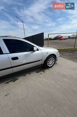 Седан Opel Astra 2003 в 