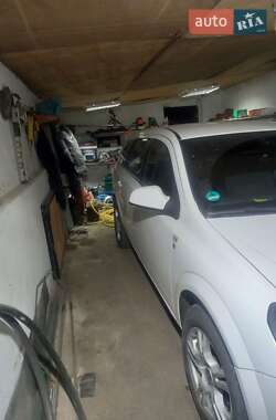 Универсал Opel Astra 2010 в 