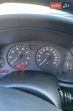Седан Opel Astra 2006 в 