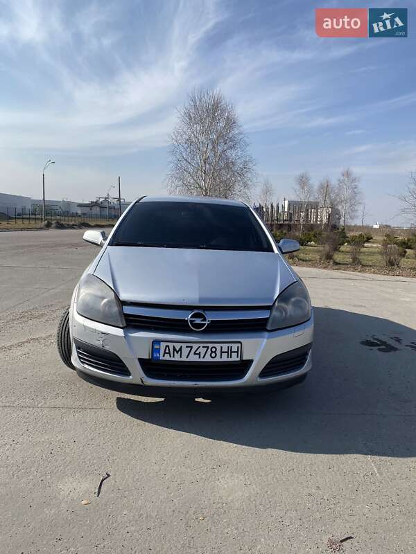 Хэтчбек Opel Astra 2004 в Коростене