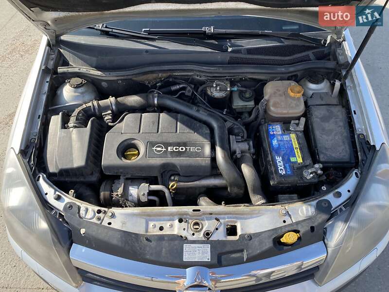 Хэтчбек Opel Astra 2004 в Коростене