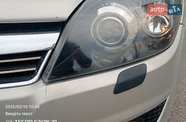Хэтчбек Opel Astra 2008 в 