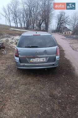 Універсал Opel Astra 2011 в Миколаївці