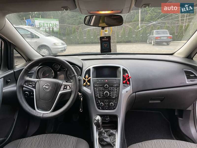 Универсал Opel Astra 2012 в Трускавце