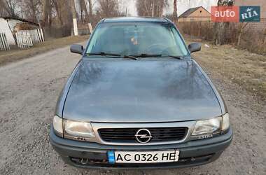 Хэтчбек Opel Astra 1995 в Олыке