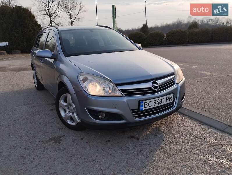 Универсал Opel Astra 2008 в Дрогобыче