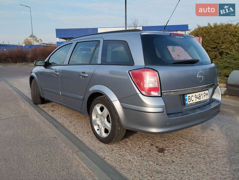 Универсал Opel Astra 2008 в Дрогобыче