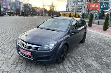 Універсал Opel Astra 2010 в Луцьку