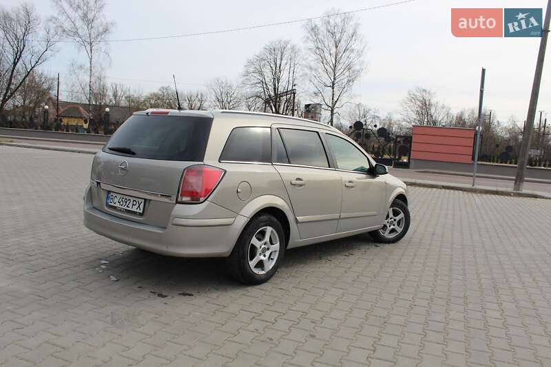Универсал Opel Astra 2006 в Дрогобыче