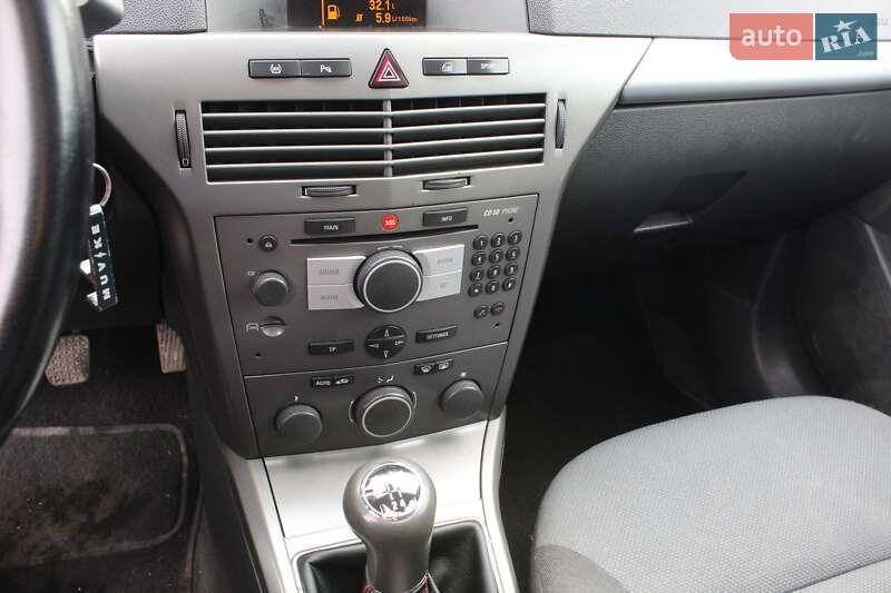 Универсал Opel Astra 2006 в Дрогобыче