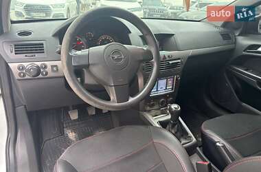 Купе Opel Astra 2006 в Львові