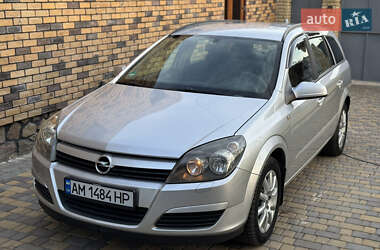 Универсал Opel Astra 2005 в Новом Буге