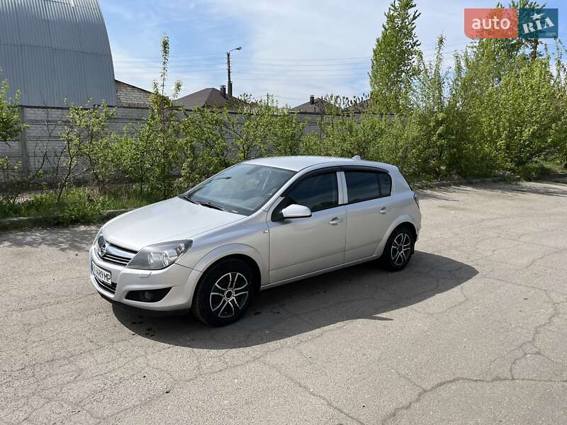 Opel Astra 2011