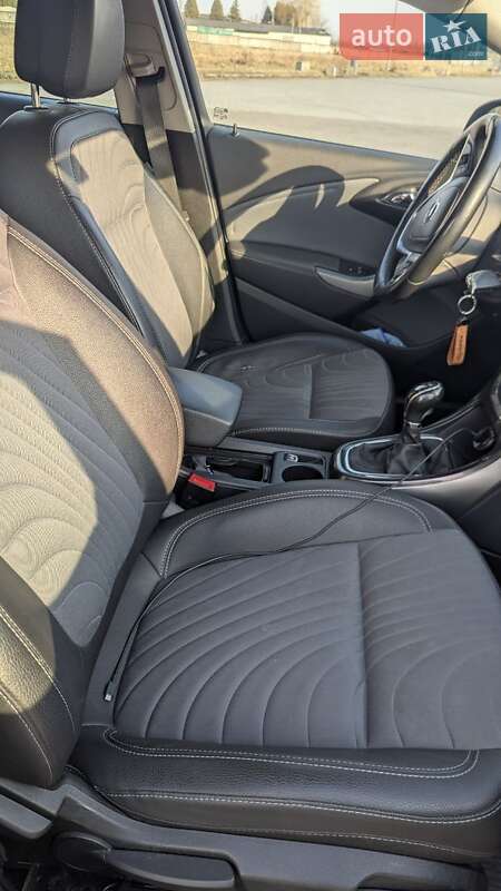 Універсал Opel Astra 2012 в Львові