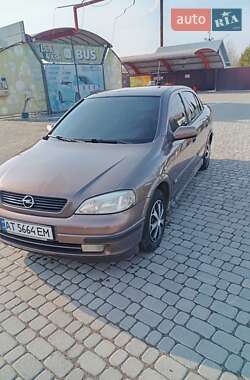 Седан Opel Astra 1998 в Надворной