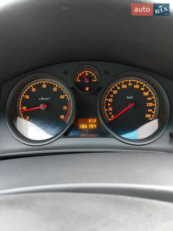 Хетчбек Opel Astra 2013 в Полтаві