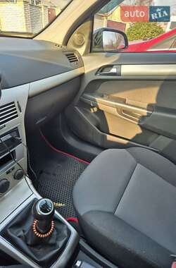 Хэтчбек Opel Astra 2008 в 