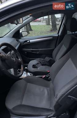 Хетчбек Opel Astra 2005 в 