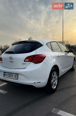 Хэтчбек Opel Astra 2012 в 