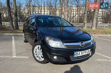 Opel Astra 2012