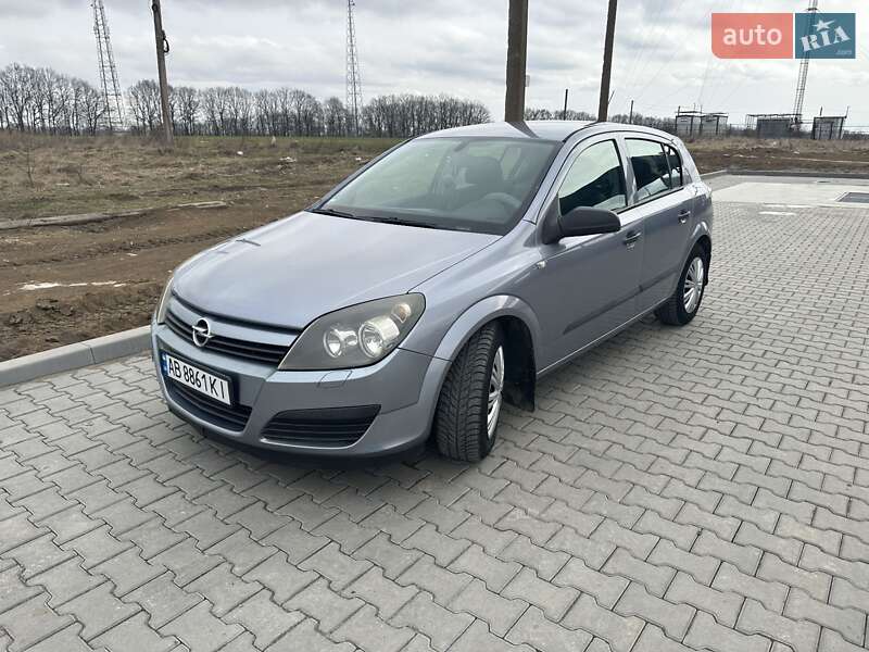 Хэтчбек Opel Astra 2004 в Мурованых Куриловцах