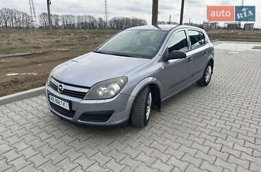 Хэтчбек Opel Astra 2004 в 