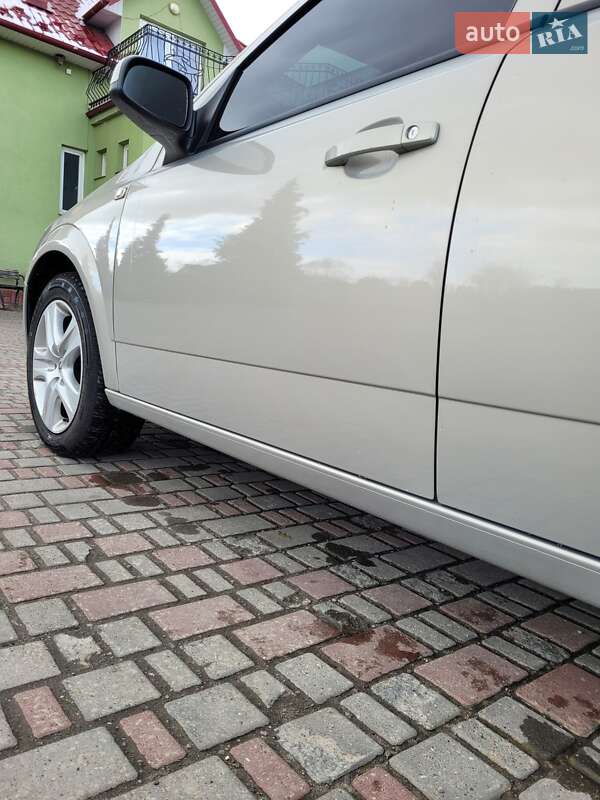 Хэтчбек Opel Astra 2009 в Мостиске