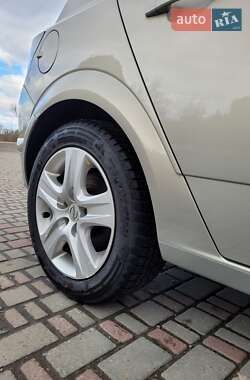 Хэтчбек Opel Astra 2009 в 