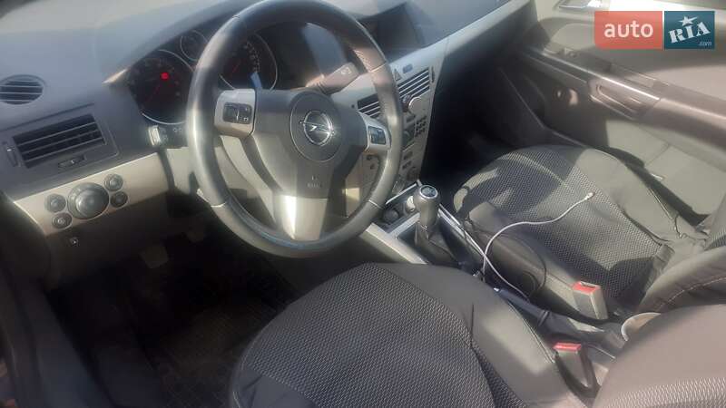 Універсал Opel Astra 2007 в Дніпрі