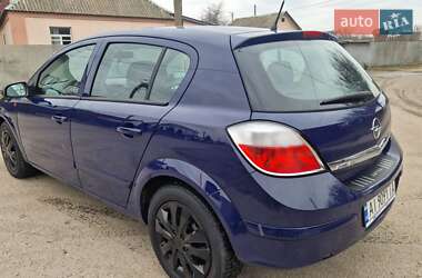 Хетчбек Opel Astra 2006 в 