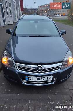Opel Astra 2011