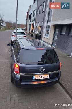 Универсал Opel Astra 2011 в 