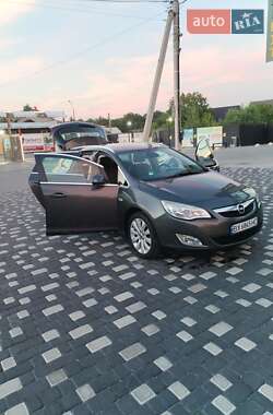 Универсал Opel Astra 2012 в 