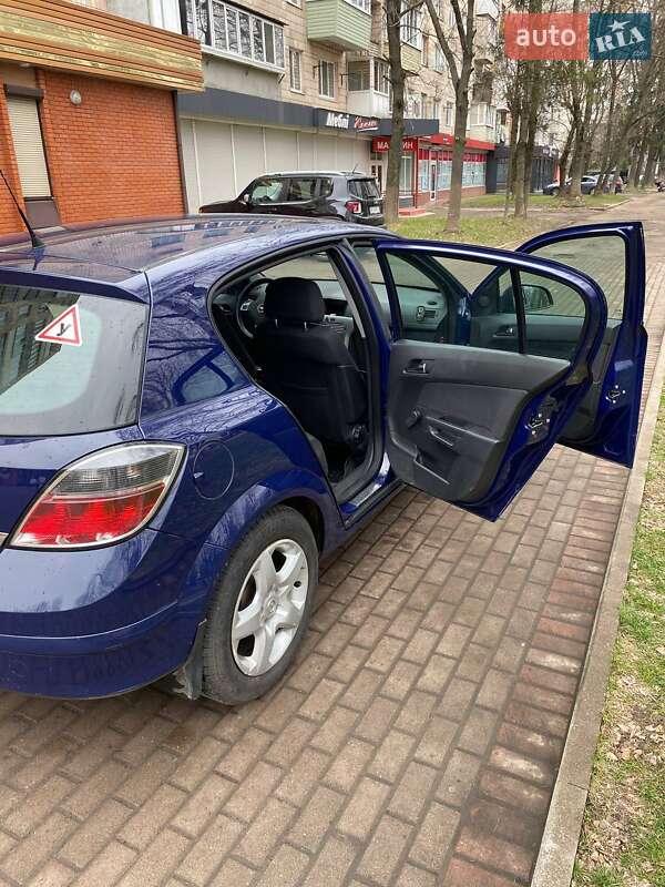 Хэтчбек Opel Astra 2013 в Ровно фото 4 Хэтчбек Opel Astra 2013 в Ровно