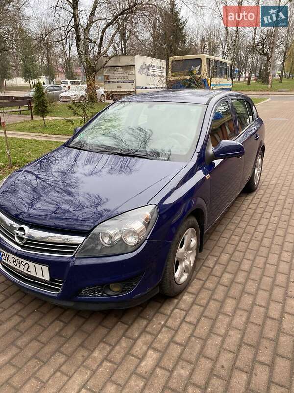 Хэтчбек Opel Astra 2013 в Ровно фото 9 Хэтчбек Opel Astra 2013 в Ровно