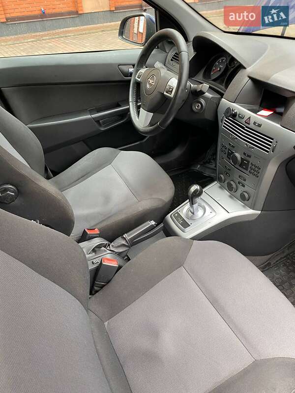 Хэтчбек Opel Astra 2013 в Ровно фото 18 Хэтчбек Opel Astra 2013 в Ровно