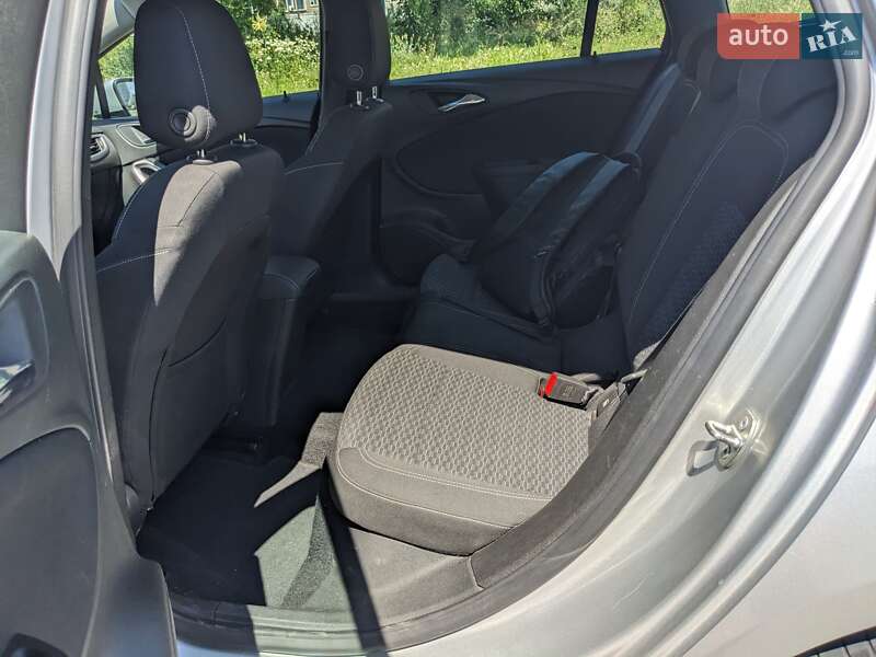 Универсал Opel Astra 2018 в Киеве фото 21 Универсал Opel Astra 2018 в Киеве