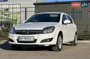 Хэтчбек Opel Astra 2013 в 